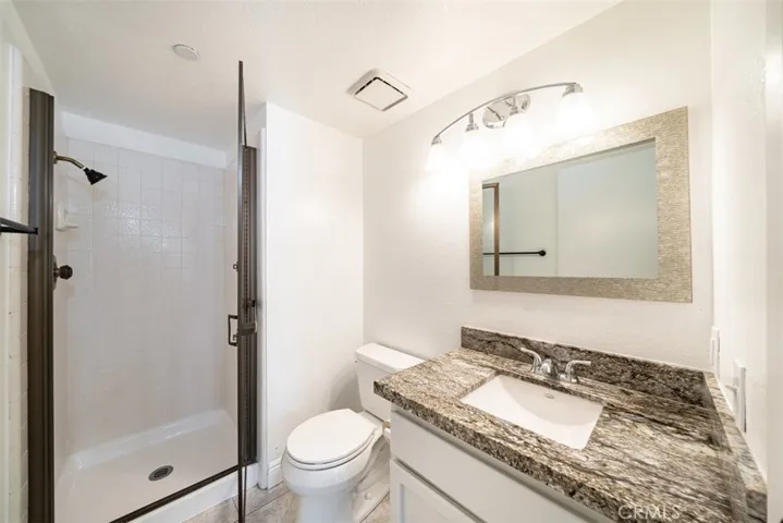 19125 Beachcrest Ln B, Huntington Beach, California 92646