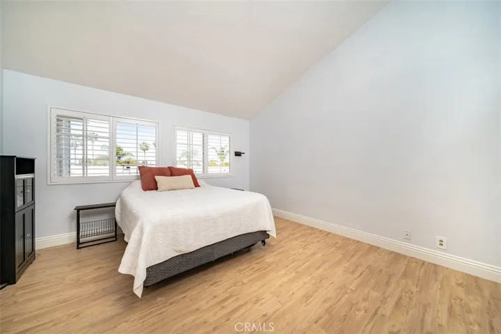 19125 Beachcrest Ln B, Huntington Beach, California 92646