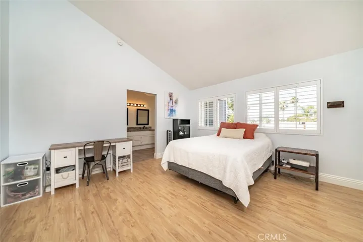 19125 Beachcrest Ln B, Huntington Beach, California 92646