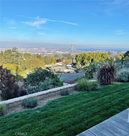 16 Stallion Road, Rancho Palos Verdes, California 90275