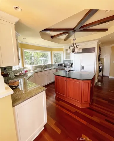 16 Stallion Road, Rancho Palos Verdes, California 90275