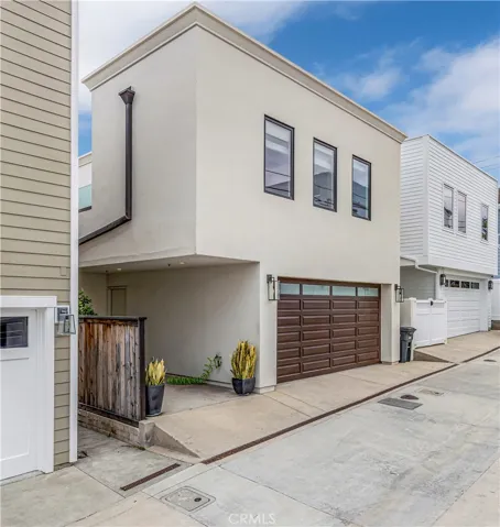 218 Narcissus Avenue, Corona Del Mar, California 92625