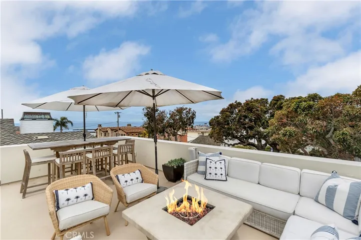 218 Narcissus Avenue, Corona Del Mar, California 92625