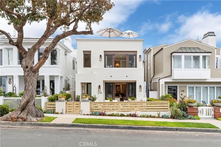 218 Narcissus Avenue, Corona Del Mar, California 92625