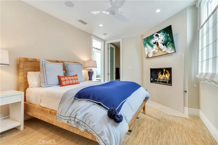 218 Narcissus Avenue, Corona Del Mar, California 92625