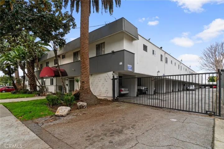115 N Oak Street, Inglewood, California 90301