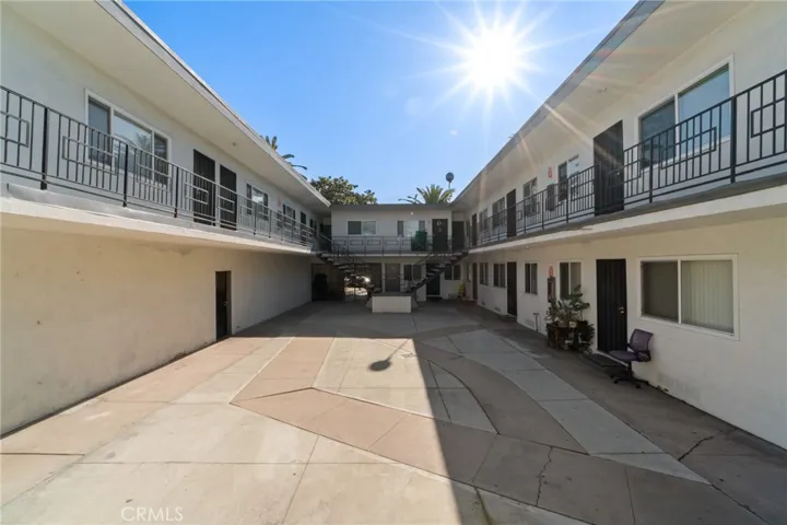 115 N Oak Street, Inglewood, California 90301
