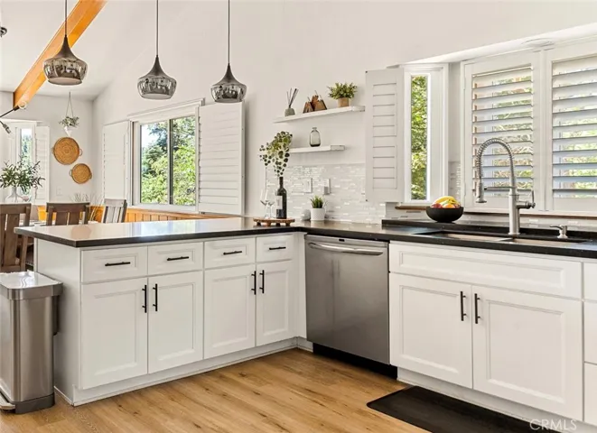 345 Summit Road, Lake Arrowhead, California 92352
