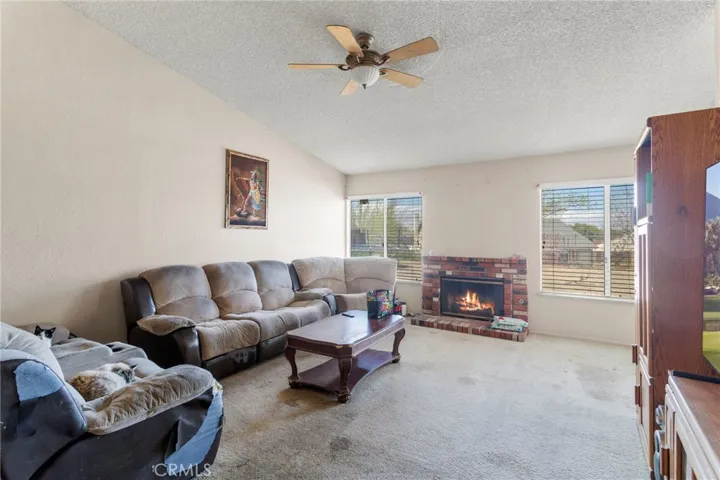 14202 Heritage Court, Victorville, California 92392