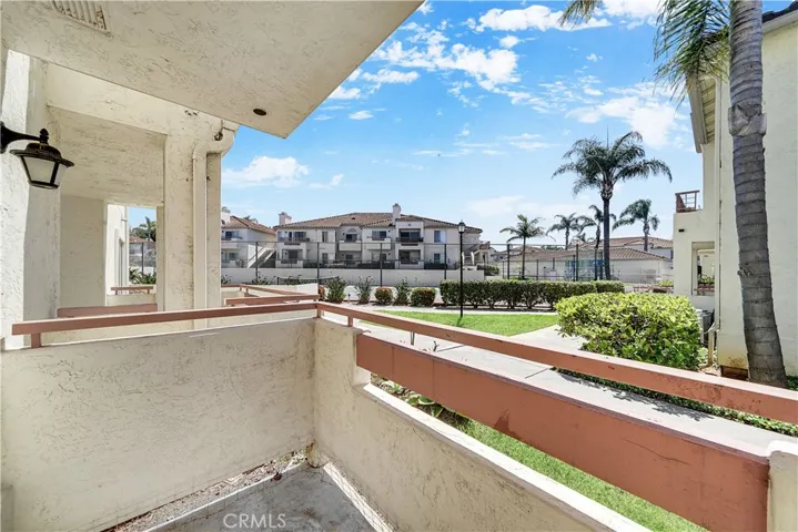 Private patio off primary suit4e