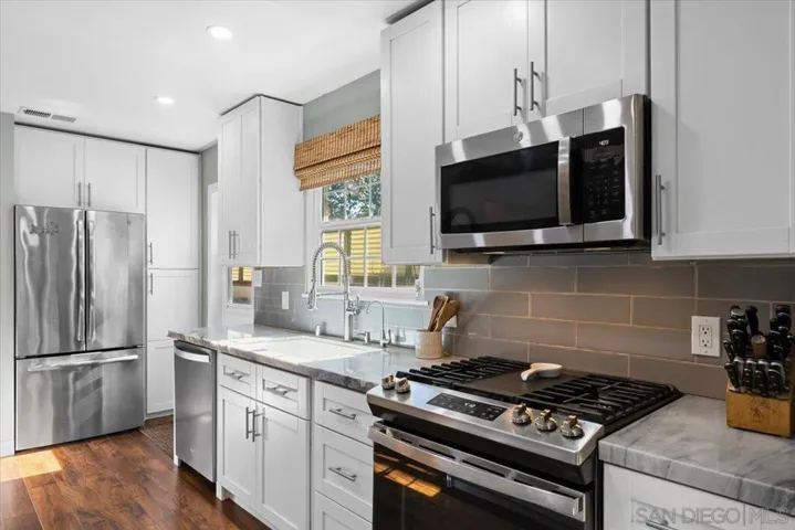 3248 Geddes Dr, San Diego, California 92117