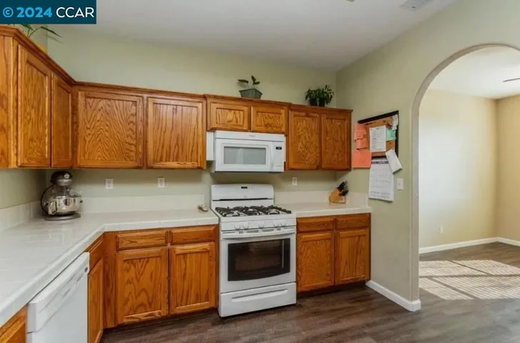 577 W Kern St, Kingsburg, California 93631