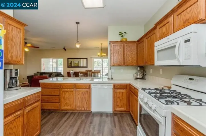 577 W Kern St, Kingsburg, California 93631