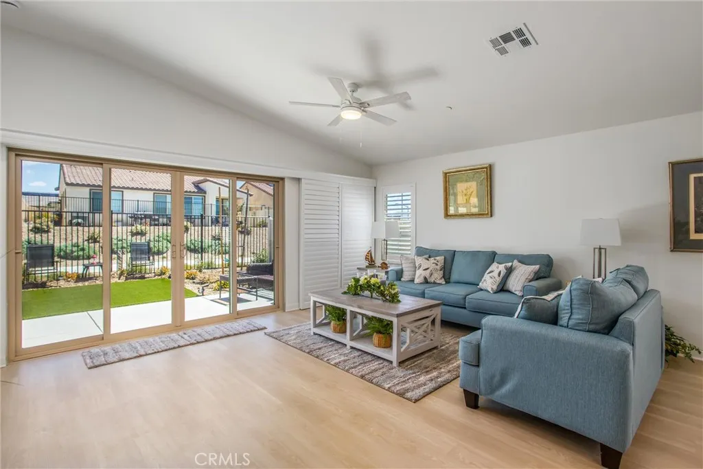 1570 Lismore Lane, Beaumont, California 92223 home-pic-12