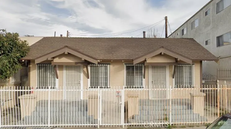 1584 Elm Avenue, Long Beach, California 90813 home-pic-0