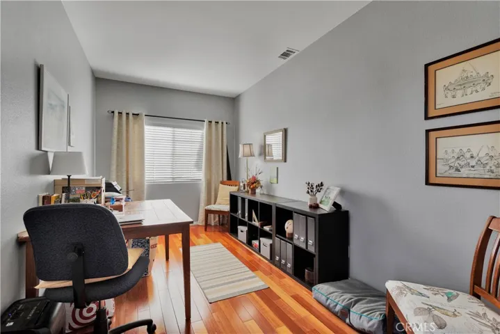 Office or 5th bedroom
