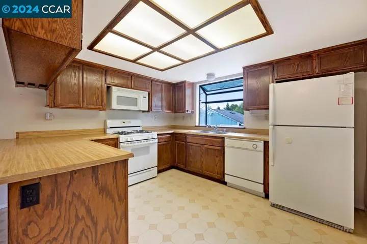 5900 Guerneville Rd, Sebastopol, California 95472