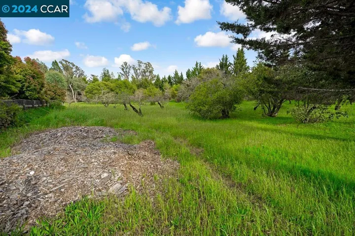 5900 Guerneville Rd, Sebastopol, California 95472