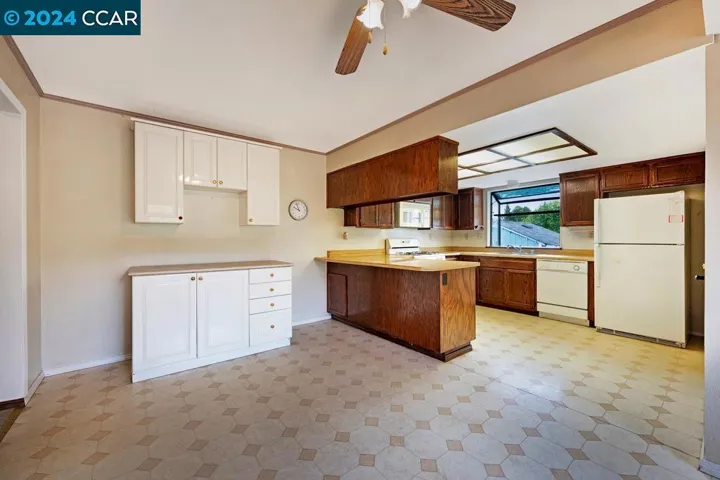 5900 Guerneville Rd, Sebastopol, California 95472