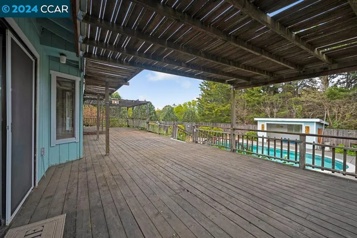 5900 Guerneville Rd, Sebastopol, California 95472