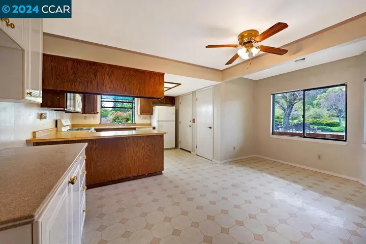 5900 Guerneville Rd, Sebastopol, California 95472