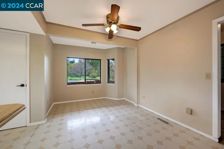 5900 Guerneville Rd, Sebastopol, California 95472