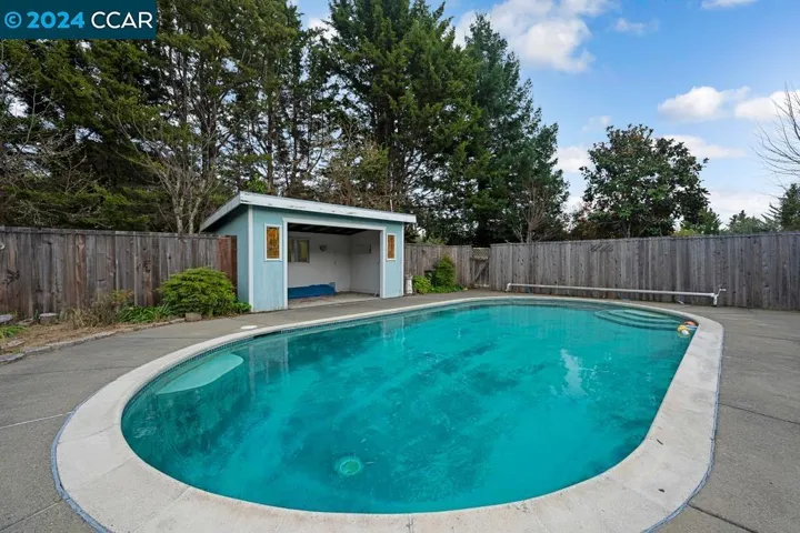 5900 Guerneville Rd, Sebastopol, California 95472