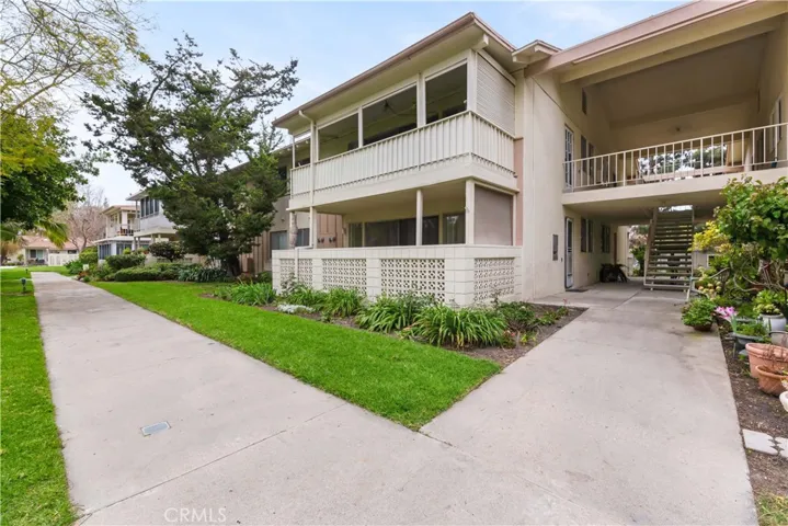 56 Calle Cadiz C, Laguna Woods, California 92637