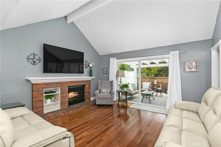 Family room with high celing