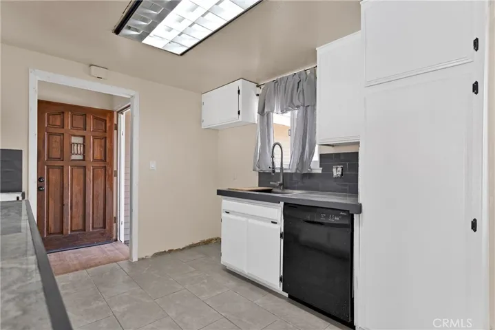 1913 Armory Road, Barstow, California 92311