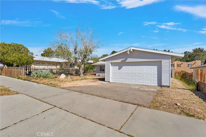 1913 Armory Road, Barstow, California 92311