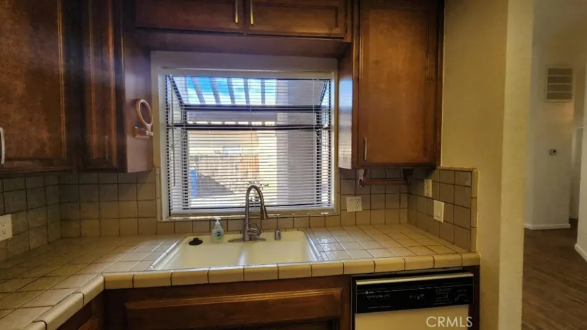 1828 Ocean View Drive, Bakersfield, California 93307