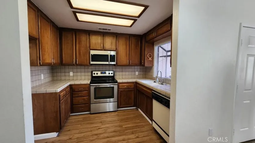 1828 Ocean View Drive, Bakersfield, California 93307