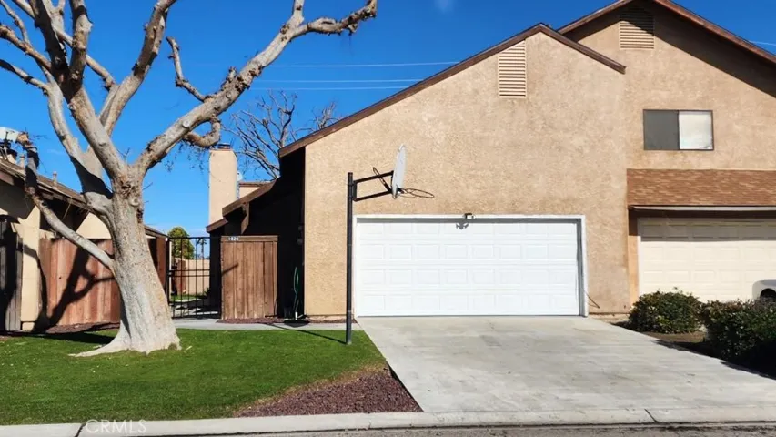 1828 Ocean View Drive, Bakersfield, California 93307