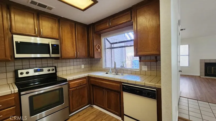 1828 Ocean View Drive, Bakersfield, California 93307