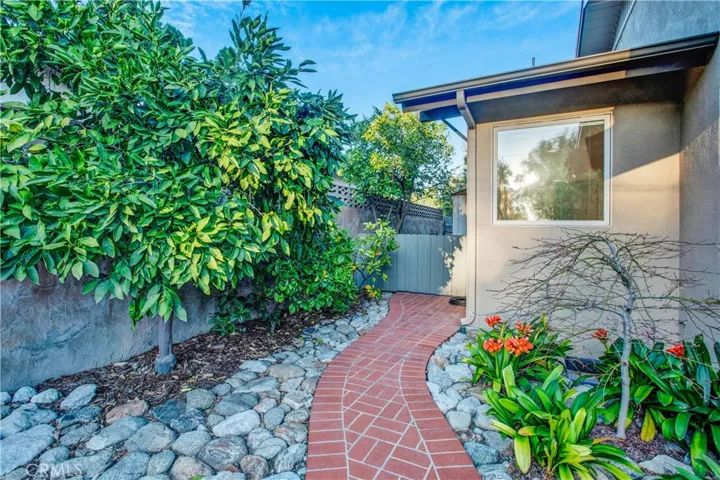 1493 Lafayette Road, Claremont, California 91711