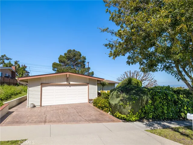 26915 Grayslake Road, Rancho Palos Verdes, California 90275