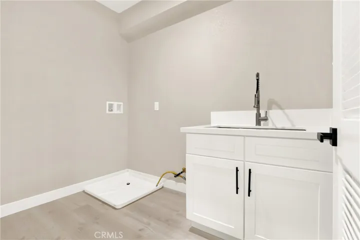 Large Laundry Room