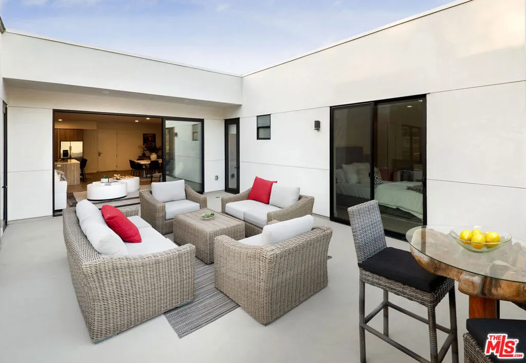 3649 Regal Place 503, Los Angeles, California 90068 home-pic-30