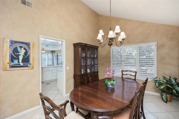 Dining room.