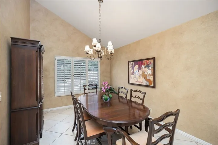 Dining room.