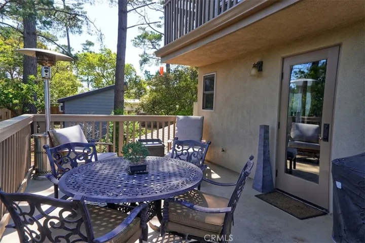 Deck off of kitchen