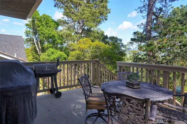 Deck off of kitchen