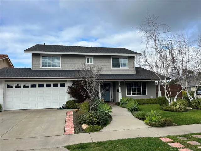 17041 Saint Andrews Lane, Huntington Beach, California 92649