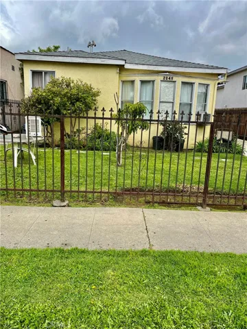 2045 S Burnside Ave, Los Angeles, California 90016