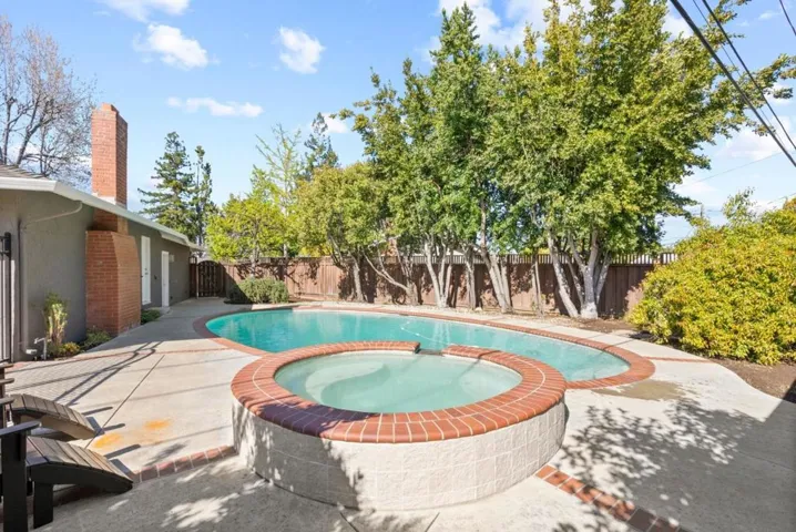 20392 Manoa Court, Saratoga, California 95070