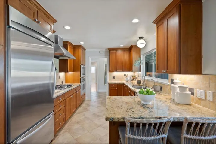 20392 Manoa Court, Saratoga, California 95070