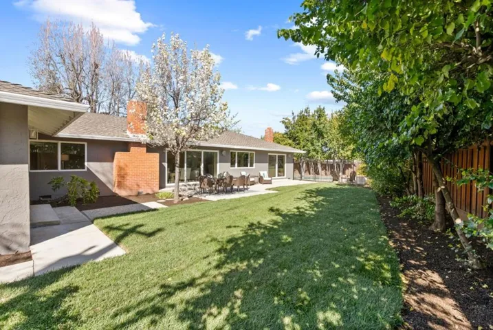 20392 Manoa Court, Saratoga, California 95070