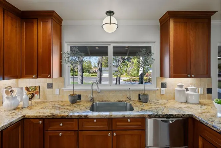 20392 Manoa Court, Saratoga, California 95070