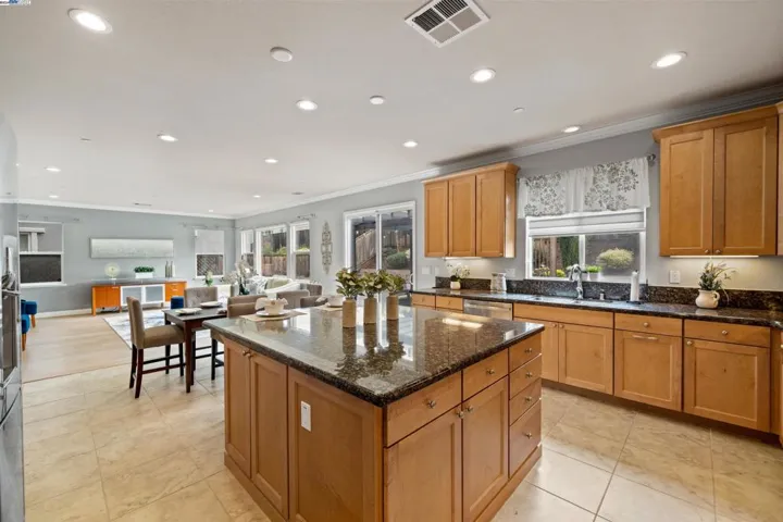 7906 Golden Springs Lane, Vallejo, California 94591